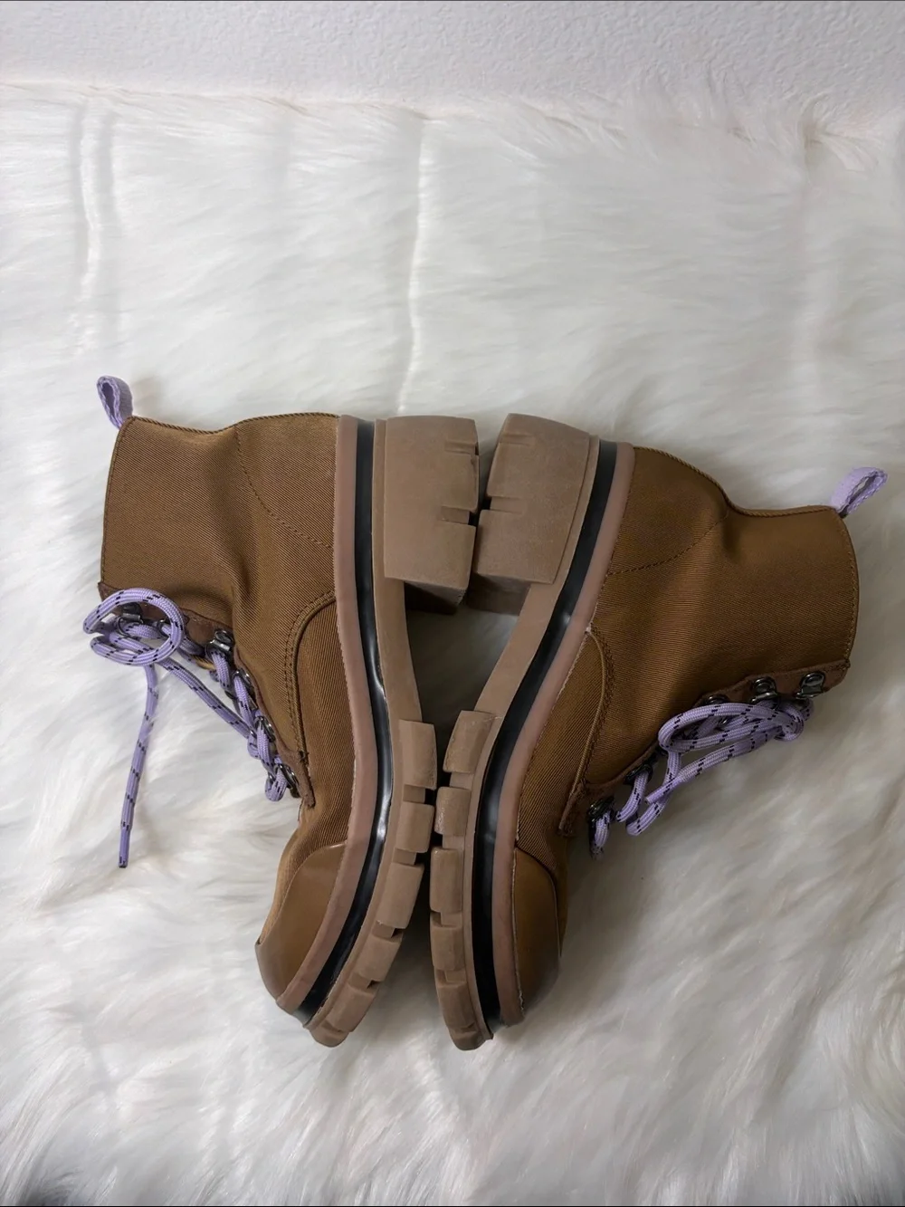 Steve Madden Brown Lace-Up Ankle Boots with Lavender Laces